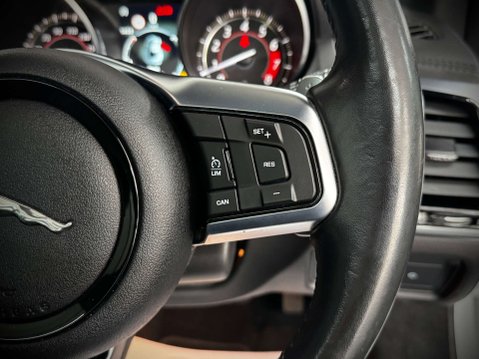 Jaguar F-Type 2.0 F-Type I4 R-Dynamic Auto 3dr 54