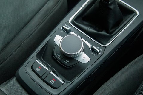 Audi Q2 TFSI TECHNIK 34