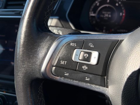 Volkswagen Tiguan 2.0 TDI R-Line DSG 4Motion Euro 6 (s/s) 5dr 26