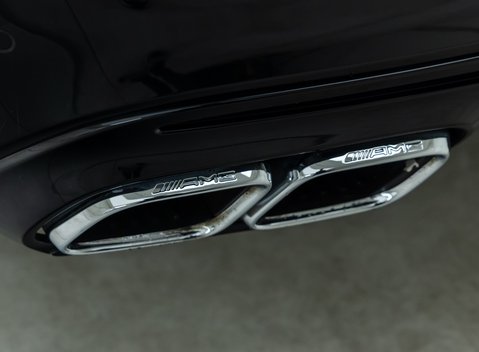 Mercedes-Benz C Class AMG C 63 ESTATE 32