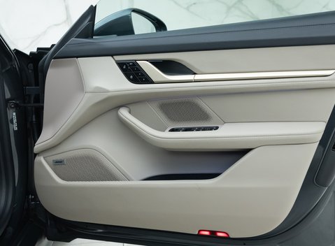 Porsche Taycan 4S Cross Turismo 25