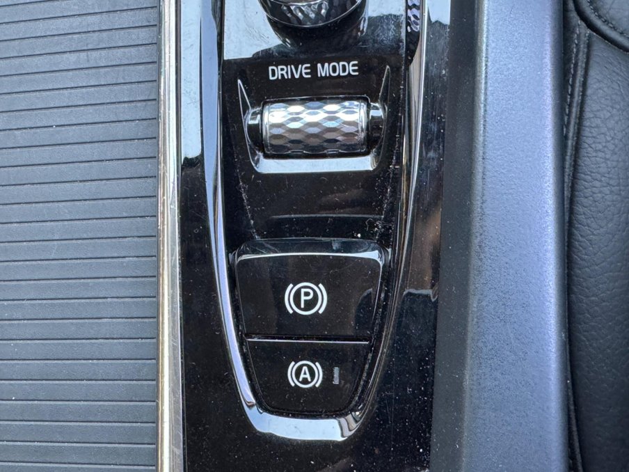 2018 Volvo XC60 — image 27