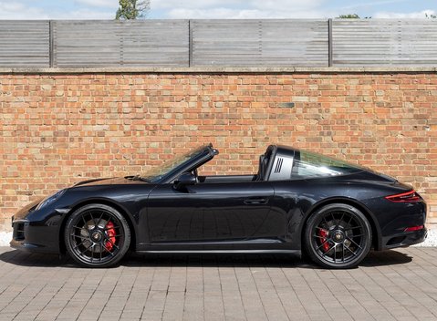 Porsche 911 (991.2) Targa 4 GTS 2