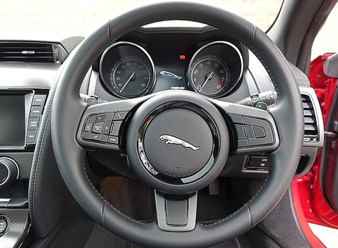 Jaguar F-Type V6 Coupe 15