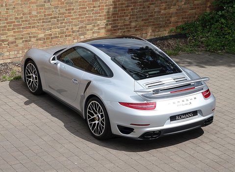 Porsche 911 (991) Turbo S 11