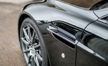 Aston Martin V12 Vantage S 23