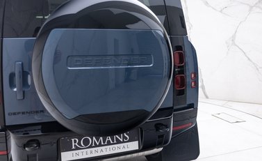 Land Rover Defender 90 D300 X-DYNAMIC HSE 15