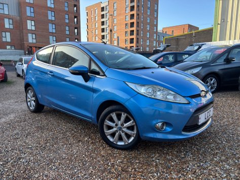 Ford Fiesta ZETEC 16V.. AUTOMATIC.. 13 SERVICES.. 1 PREVIOUS OWNER.. AIR CONDITIONING..