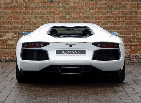Lamborghini Aventador LP 700-4 13