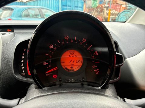 Toyota Aygo 1.0 VVT-i x-play Euro 6 5dr 29