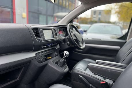 Peugeot Traveller 2.0 BlueHDi Allure Standard MPV 5dr Diesel Manual MWB Euro 6 (s/s) (150 ps) 37