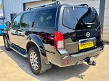 Nissan Pathfinder 2.5 dCi Tekna 4WD Euro 5 5dr 6
