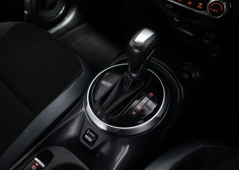 Nissan Juke 1.6 Juke N-Connecta HEV CVT 5dr 30