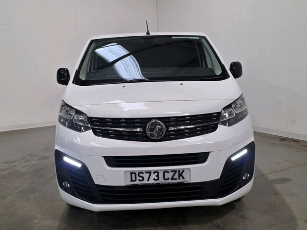Vauxhall Vivaro VIVARO L2 DIESEL 3100 2.0d 145PS Pro H1 Van 2