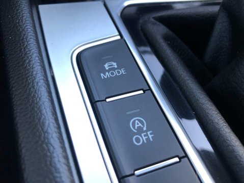 Volkswagen Passat SE BUSINESS TDI BLUEMOTION TECH DSG 8