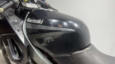 Kawasaki ZZR 1991 CLASSIC SPORTS TOURER PROJECT BIKE SPARES OR REPAIR 600CC 20