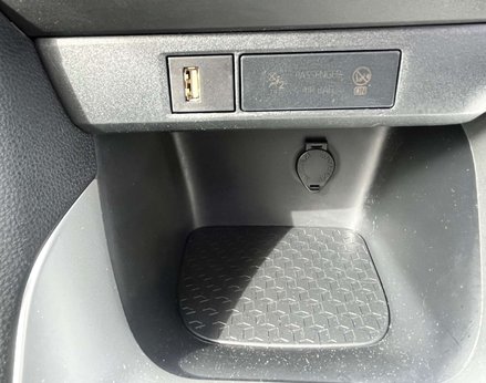 Toyota Yaris 1.5 Yaris Icon HEV CVT 5dr 46