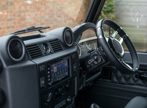 Land Rover Defender 90 Urban Truck 15