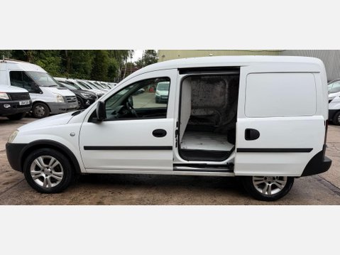 Vauxhall Combo 1.3 CDTi 1700 16v Panel Van 3dr Diesel Manual (134 g/km, 69 bhp) 22