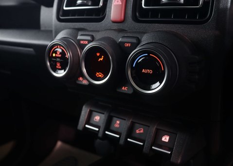 Suzuki Jimny SZ5 4X4 29