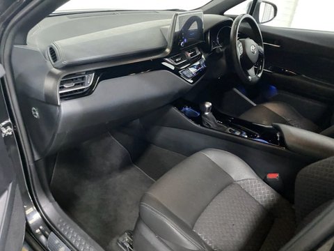Toyota C-HR DESIGN 13