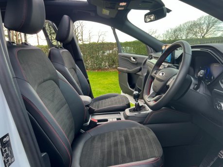 Ford Kuga ST-LINE X EDITION 27