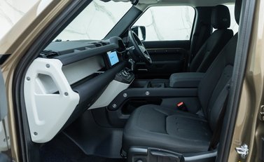 Land Rover Defender 110 D200 16