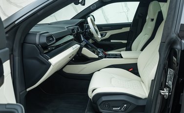 Lamborghini Urus S 19