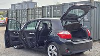 Toyota Auris 1.8 VVT-h T Spirit Hatchback 5dr Petrol Hybrid CVT Euro 5 (s/s) (136 ps) 9