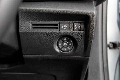 Citroen C4 PURETECH SHINE PLUS S/S EAT8 16