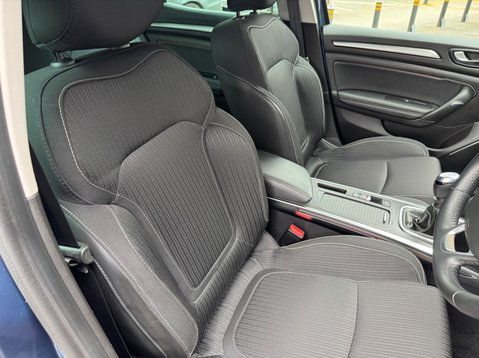 Renault Megane ICONIC TCE 16