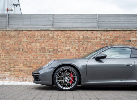 Porsche 911 Carrera 4S (992) 26