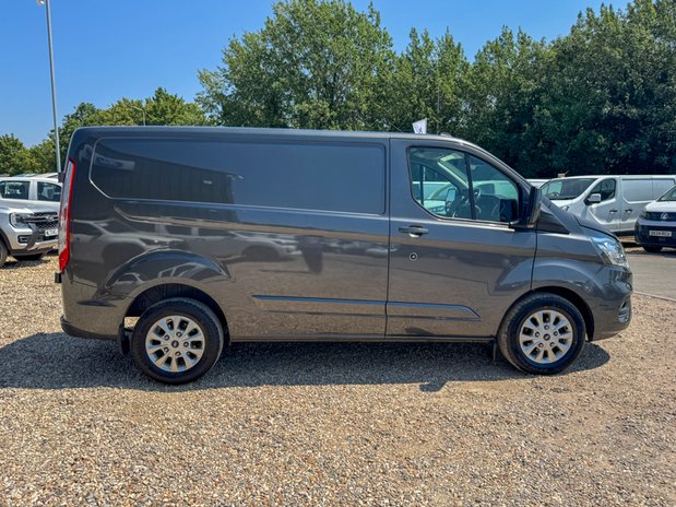 Ford Transit Custom SWB L1H1 Low Roof Limited 280 Air Con Alloys Sensors 5