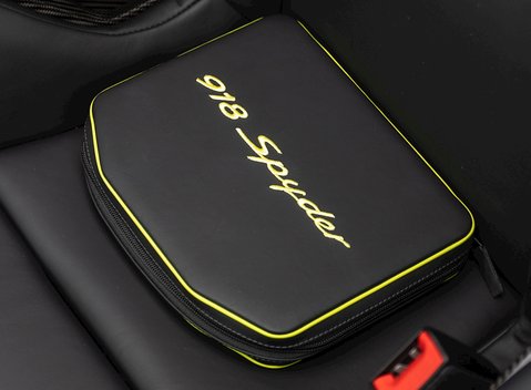 Porsche 918 Spyder 39