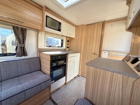 Bailey Phoenix 420 GT75 18