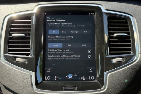 Volvo XC90 B5 INSCRIPTION PRO AWD -B&W -XENIUM PK -PAN ROOF -22S -SURROUND CAMERAS 69