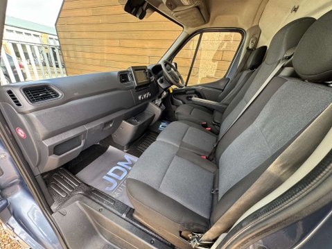 Nissan Interstar 2.3 Interstar Tekna dCi 27