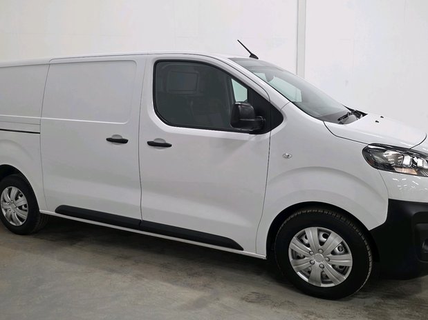 Vauxhall Vivaro Vauxhall Vivaro L2 Diesel 2900 1.5d 100ps Dynamic H1 Van 3