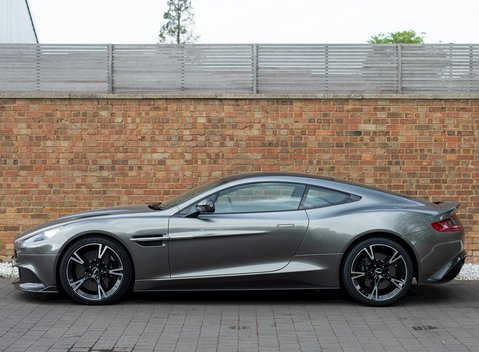 Aston Martin Vanquish S 2