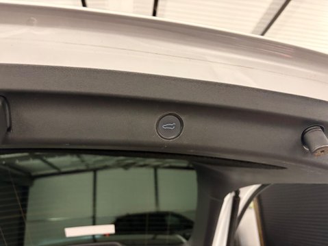 Tesla Model Y Auto RWD 5dr 24