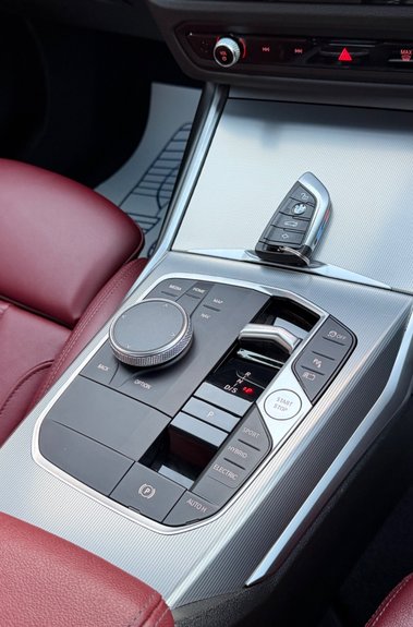 BMW 3 Series 330E M SPORT PHEV -TACORA RED LEATHER -COMF/VIS PACKS -HARMAN KARDON -VATQ 
