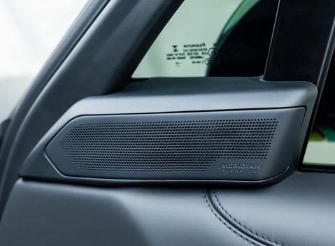 Land Rover Range Rover P530 SV 31