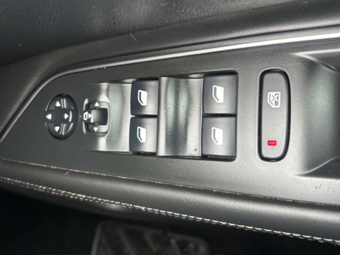 Peugeot 3008 1.2 PureTech GT Line Euro 6 (s/s) 5dr 39