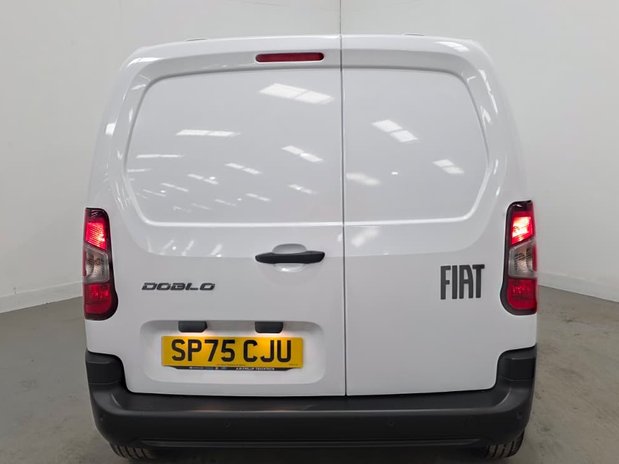Fiat Doblo Doblo Van L1 H1 Plus 1.5 MultiJet 100PS 7