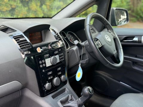 Vauxhall Zafira 1.6 16V Exclusiv Euro 5 5dr 10