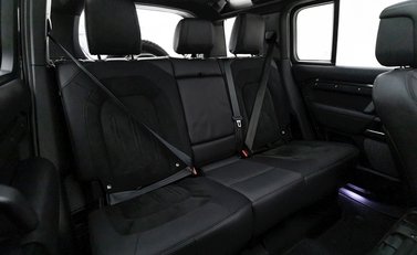 Land Rover Defender 110 V8 13