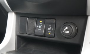 Isuzu D-Max AT35 Just Serviced New Pads and Discs Tow Hitch Tonneau Cover Rev Camera  30