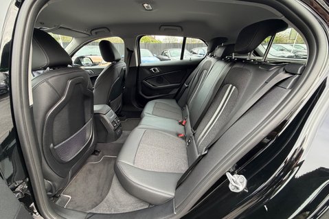 BMW 1 Series 118I SPORT - 1 OWNER -REVERSE CAMERA - PARK ASSISTANT - COMFORT PACKAGE 24