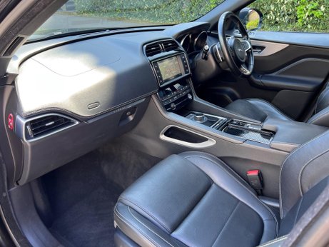 Jaguar F-Pace 2.0 D180 R-Sport Auto AWD Euro 6 (s/s) 5dr 19