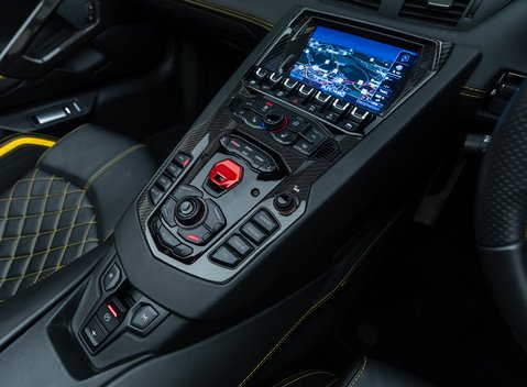 Lamborghini Aventador S LP 740-4 ROADSTER 23